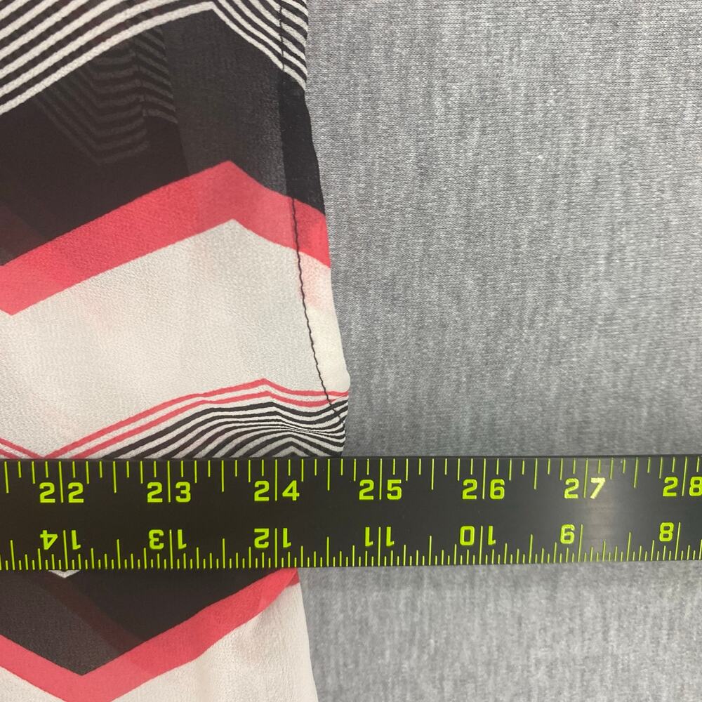 TORRID Sheer‎ Blouse Chevron Pattern Button Back Women 2 - Picture 5 of 5
